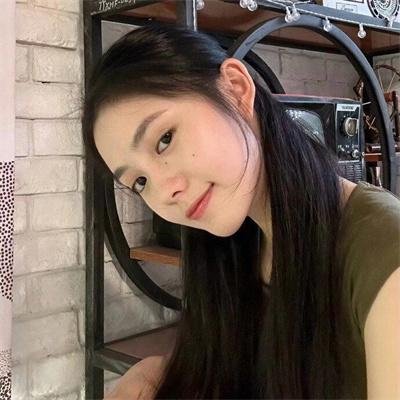 皮裘大衣女人